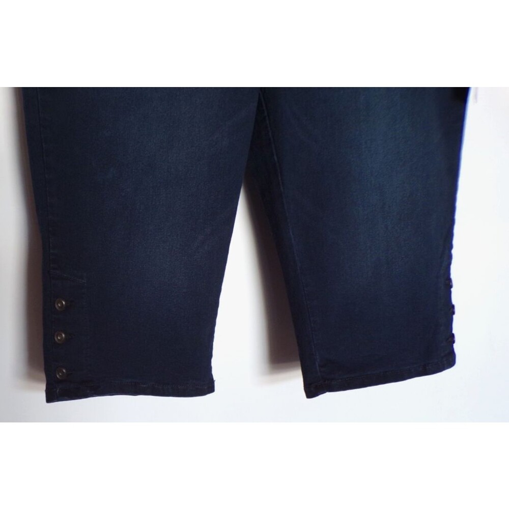 DG2 by Diane Gilman Women's Stretch Navy Denim Bermudas w/Button Accents PXL - Picture 2 of 3